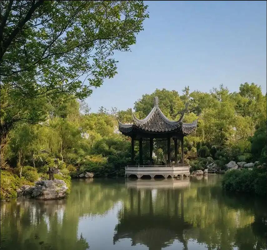 西区平庸餐饮有限公司